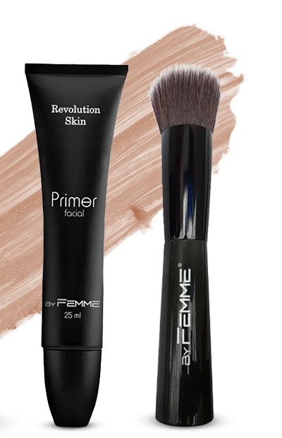 Primer Revolution Skin Cores e Pincel Duo Pro By Femme sobre uma pincelada do primer
